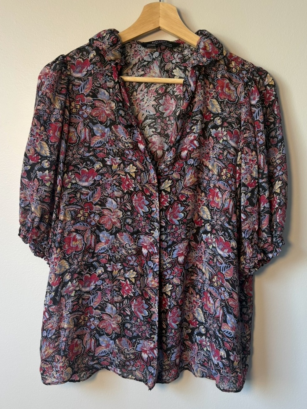 Beautiful Zara Floral Ruffle Blouse size small